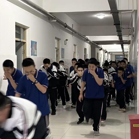 青县第二中学防火应急疏散演练