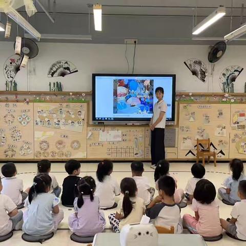 绿树阴浓夏日长，恰是主题浓烈时。