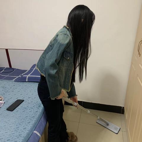 22级幼儿教育班学生假期做有意义的事情.