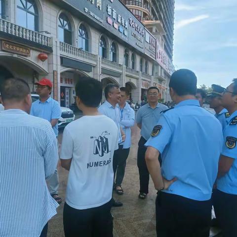 市交运局联合各相关职能部门到山海湾小区开展城市“十乱”整治活动