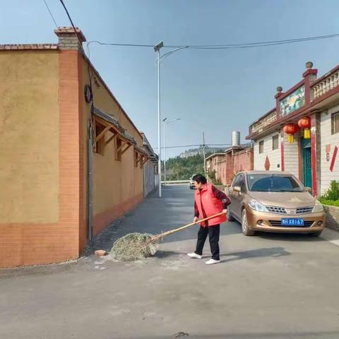 孙窑村“迎五一，义务清洁日”活动