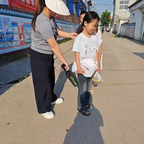 东王营乡中心小学严防管制刀具入校园，维护师生校园安全环境