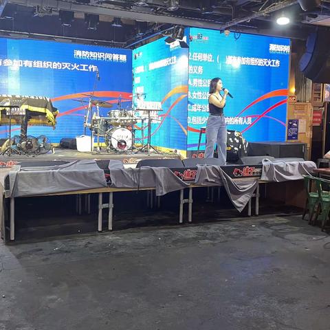 海口美兰铺子美食城党支部组织召开11月全体员工大会暨消防培训大会