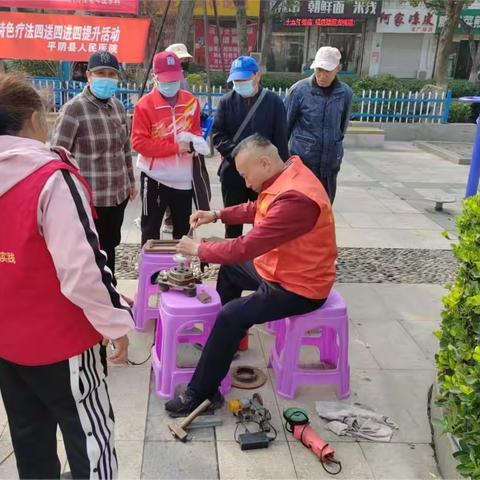 榆山街道养老大集热闹开市 重阳“敬老月”里暖情满溢