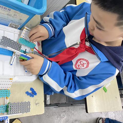 城内小学一年级社团水下飞机5.6 5.8