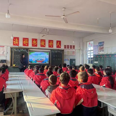 平邑蒙阳新星学校五年级“寄宿制学校夜间火灾演练”活动纪实