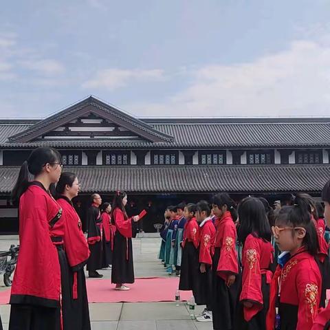 南丰县琴城中心小学2023年“传承红色基因，弘扬民俗文化”研学实践教育活动