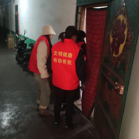 消防安全大排查，筑牢社区安全线。