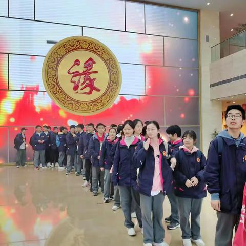 追寻红色足迹 青春在历练中闪光
