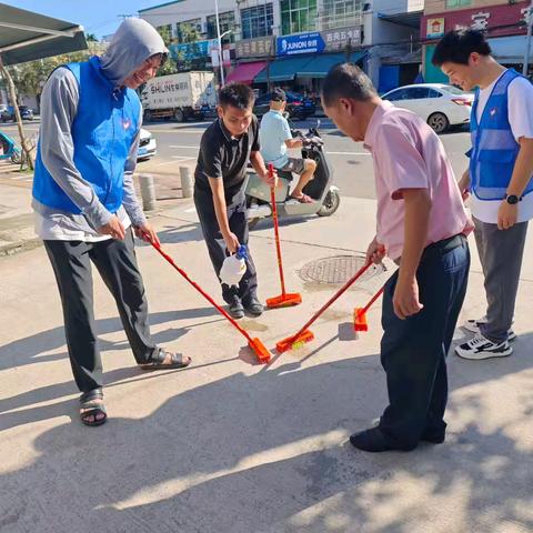 巩固省级卫生镇·环境卫生整治活动——团志仲镇委志愿者在行动