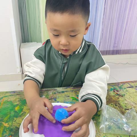 【娃娃梦工厂】娃娃梦工厂 小二班《神秘UFO》