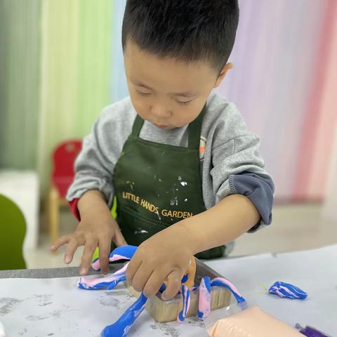 【娃娃梦工厂】小二班《章鱼爸爸》