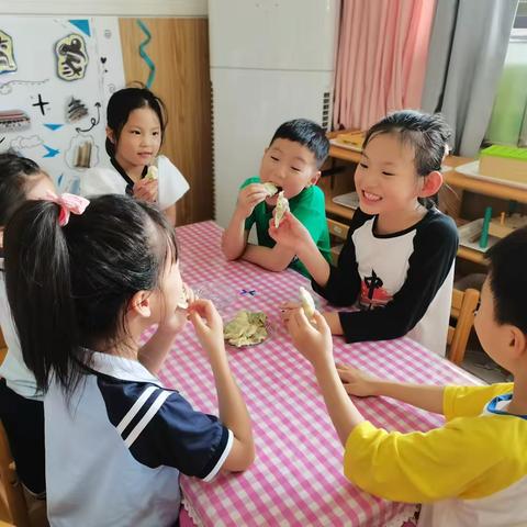 爱“食”刻相伴——清远市清城区恒大凯奇幼儿园大一班5月韭菜蒸饺食育活动剪影