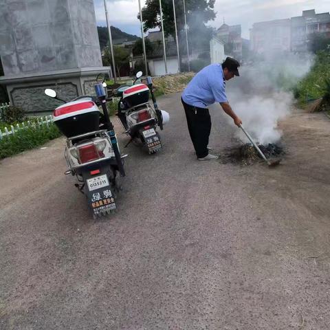 宣传秸秆禁烧网格员助力