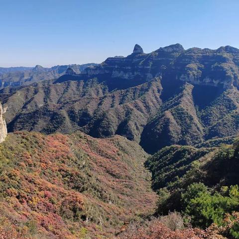 赏雁子崖秋景 尽享光影魅力