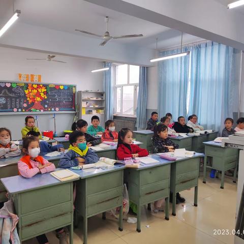 “防震演练 安全相伴”——书院巷小学防震疏散演练