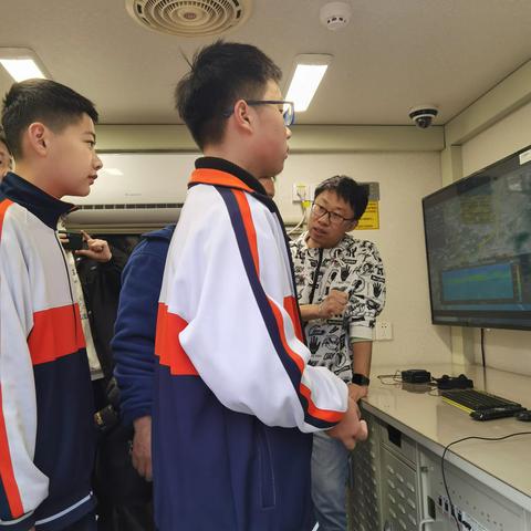 走进空气监测 识别空气污染                    --生态环境科普进校园