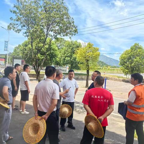 省护路办赴上高县开展铁路非法通道（道口）专项整治调研活动