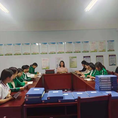 以爱为名，赴秋日之约——苓芝幼儿园半日活动