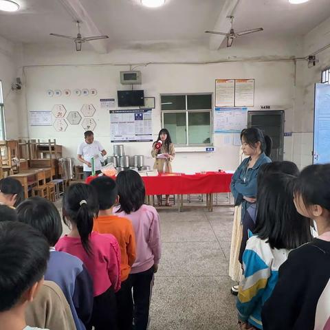 凝心再聚力，逐梦再攀登——靖石乡靖樟小学期中总结表彰大会