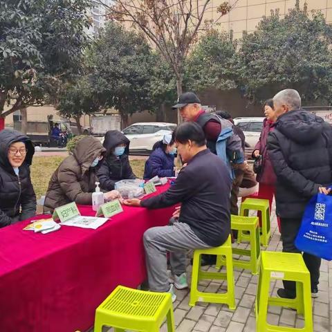 【徐家湾社区退役军人服务站】 退役军人学雷锋，志愿服务在行动