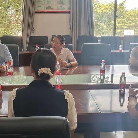 傅爱红副书记到抱坡常年蔬菜基地调研