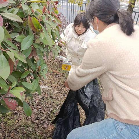 保护环境，人人有责——尉氏县十八里镇金针小学校园活动
