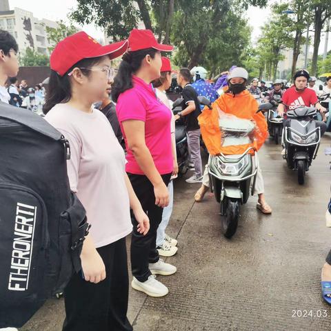 海口四中第三党支部开展学习雷锋志愿服务活动