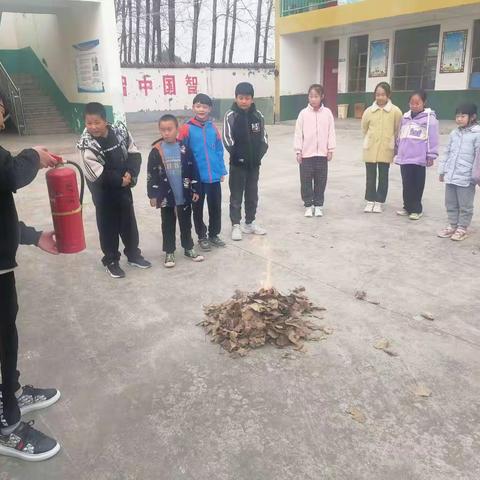 “预防为主，生命至上”——驻马店市遂平县和兴镇魏楼小学消防演练