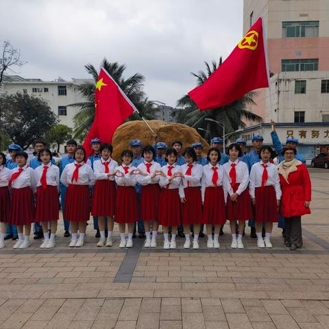 不负青春     砥砺前行——海口市第一中学初二13班庆元旦·迎新春展演