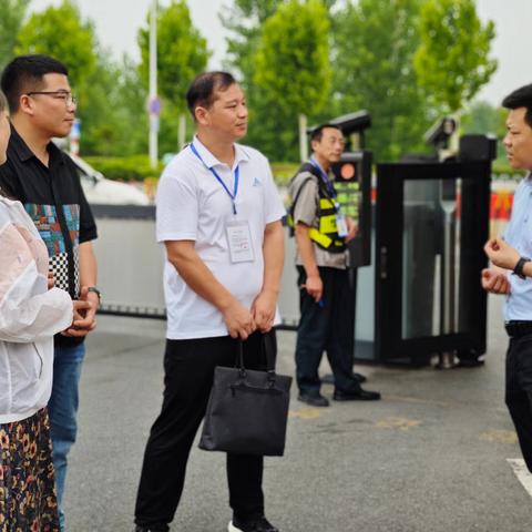 慰问关怀暖人心，鼓舞士气助中考 --吴山镇领导看望慰问中考备考师生