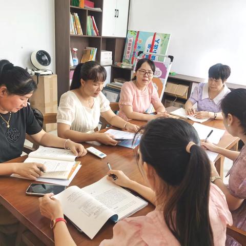 显学生主体  扬教师个性——中山小学二年级语文教研活动