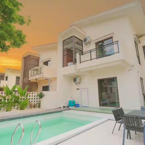 海陵岛· 银滩勃艮第ins风E4502| 联排6房10床 |免费接送沙滩 私家花园大泳池 KTV 碳烤炉 麻将 厨房