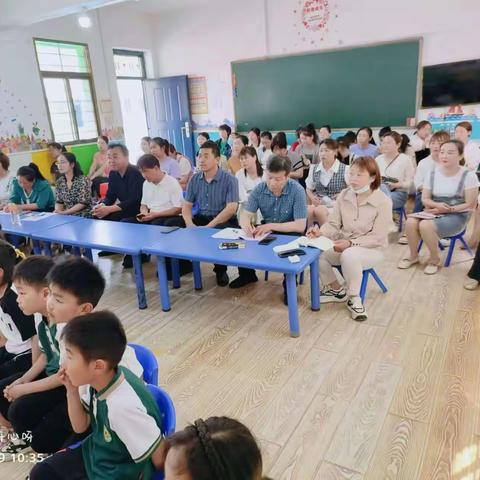 幼儿园班主任班会课“送教下乡”荆紫关镇中心幼儿园有序开展
