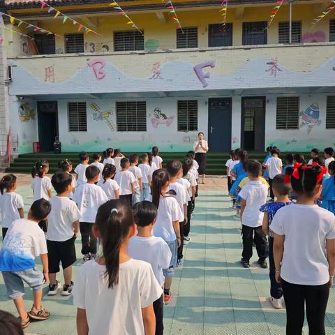 小学行——荆紫关镇中心幼儿园参观小学之行