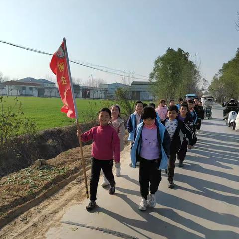 追风少年 逐梦冬日——嫘祖谢庄小学举行冬季越野赛