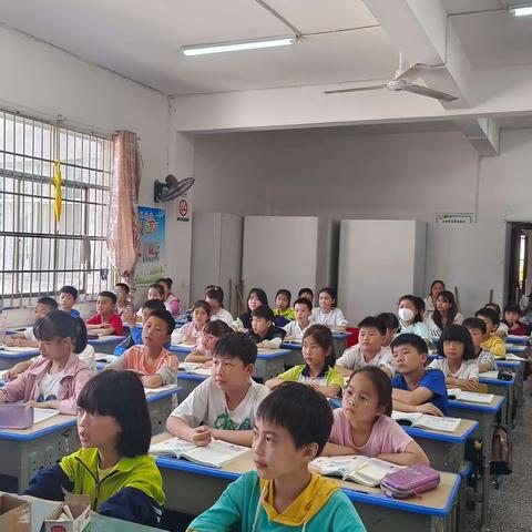 “展课堂风采，促新秀成长”——溆浦县警予学校北校区见习教师汇报课