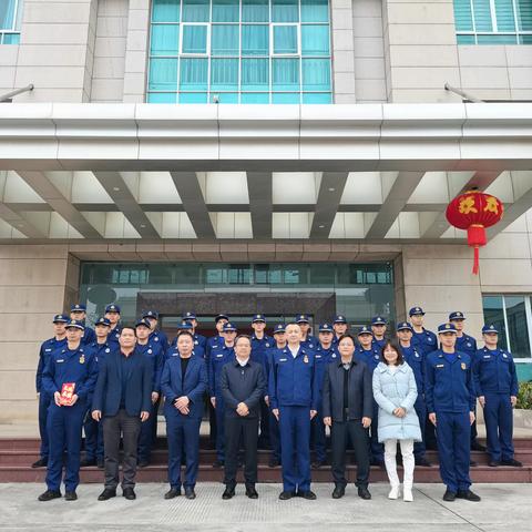 浓浓关怀鼓干劲，声声祝福暖人心！电海街道春节走访慰问一线执勤人员。