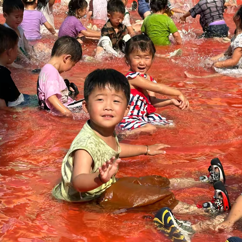 清凉一夏 乐享水趣——太山庙乡中心幼儿园玩水活动