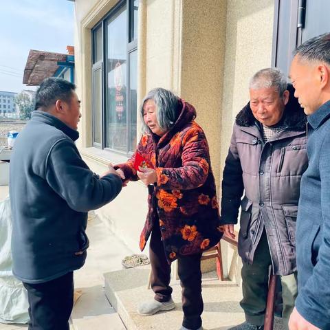 走访老党员和现役军人家属
