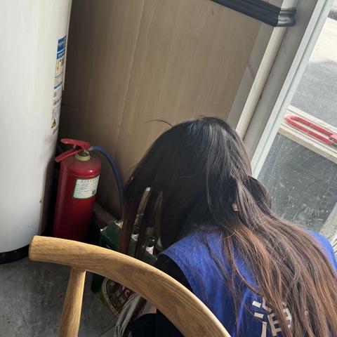 【齐林社区】网格员化身安全员 小网格守护大平安