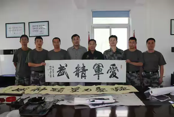 简篇-拥军铸就无悔人生
——记全国爱国拥军模范张洪杰