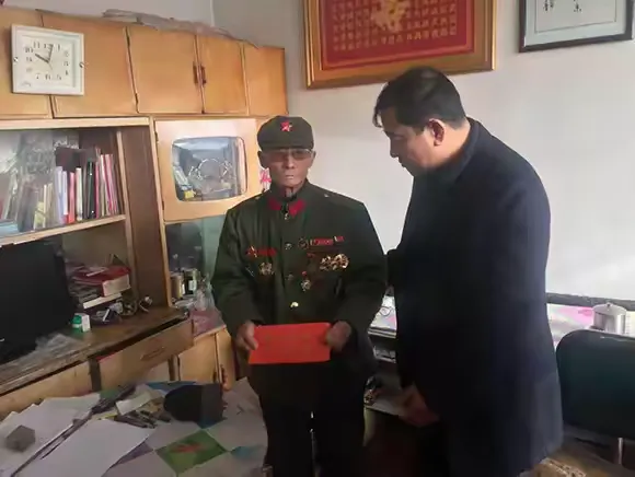 简篇-拥军铸就无悔人生
——记全国爱国拥军模范张洪杰