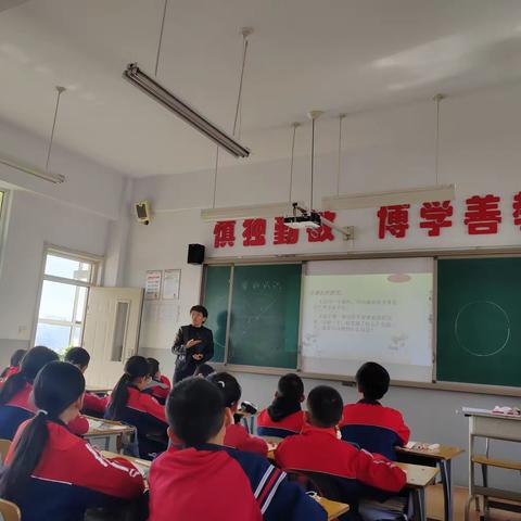 聚焦课堂提质量，示范引领共成长 ——记回民区第二实验小学数学组示范课交流研讨活动