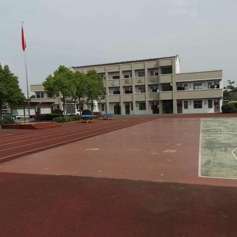 走进小学，体验成长—芦山小精灵幼儿园