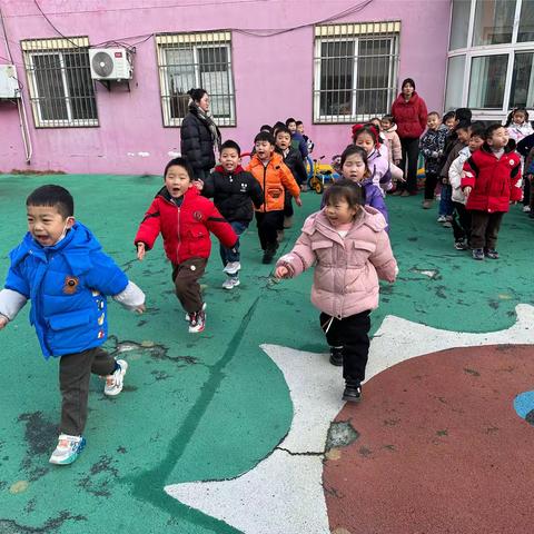 国旗飘飘，伴我成长——北都花园幼儿园升旗仪式