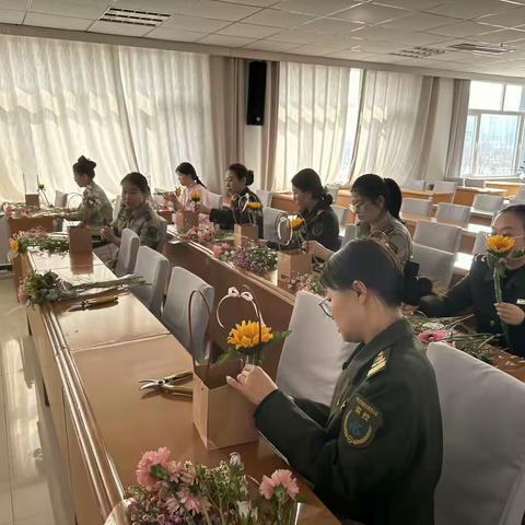 <p class="ql-block">‌监控中心分工会开展庆“三八”国际劳动妇女节花艺活动