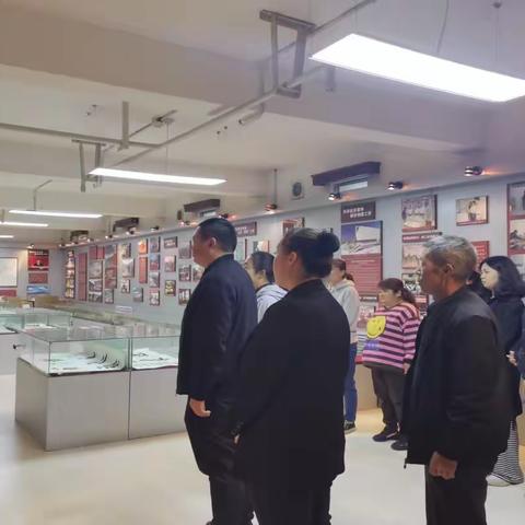 宝塔区档案馆联合西沟社区共同开展“在职党员进社区 宣讲红色经典入民心”主题党日活动