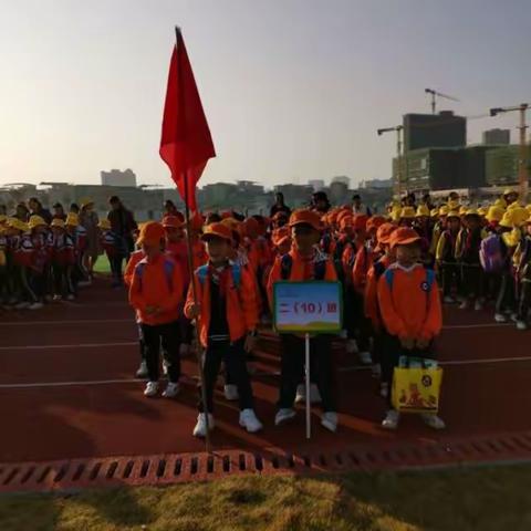 新际路小学2019年l11月22日秋游美篇二年级（10）班记录片