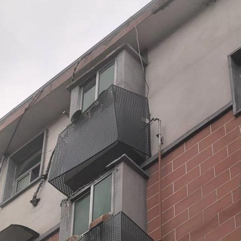 关于彭泽县龙城镇朝阳机械厂新区房屋外墙安全隐患的紧急诉求